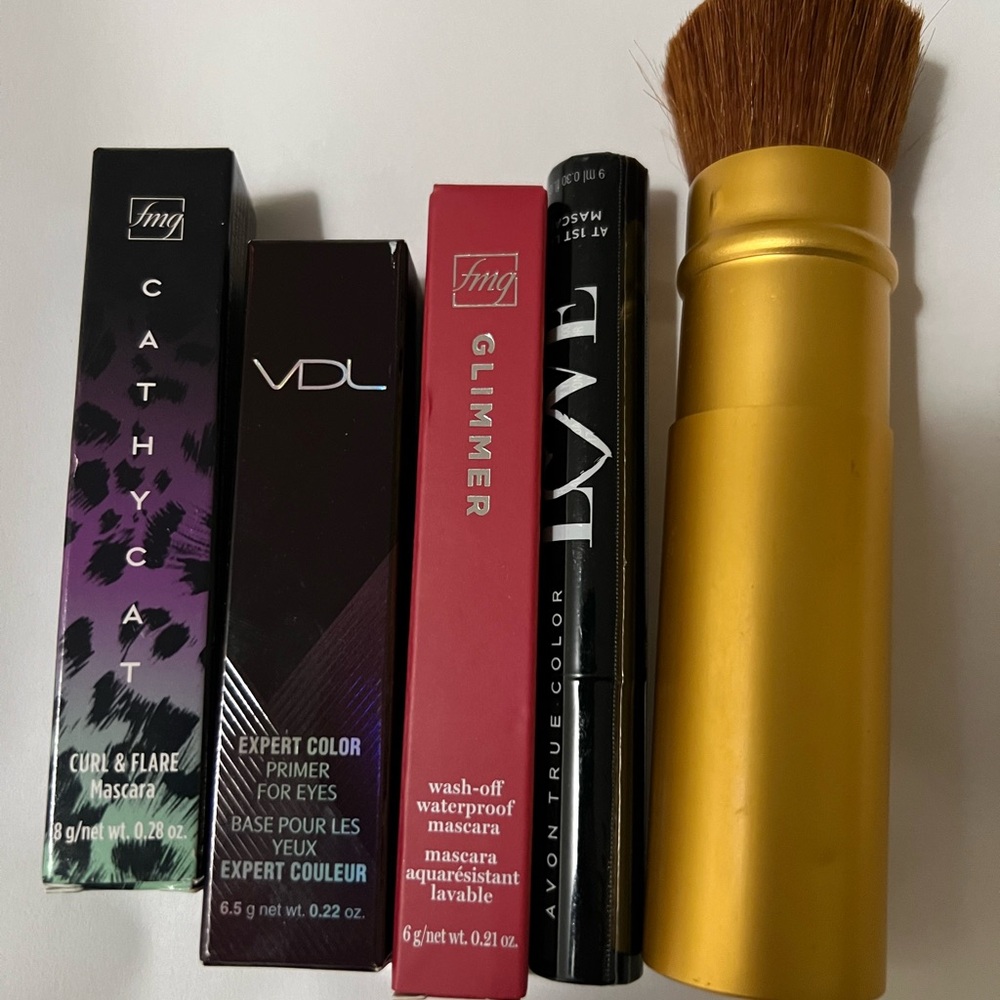 Assorted Makeup Set with Mascara and Primer
